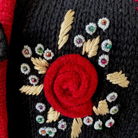 VINTAGE AMANDA SMITH EMBROIDERED EMBELLISHED FLORAL CARDIGAN SWEATER - Picture 4 of 16